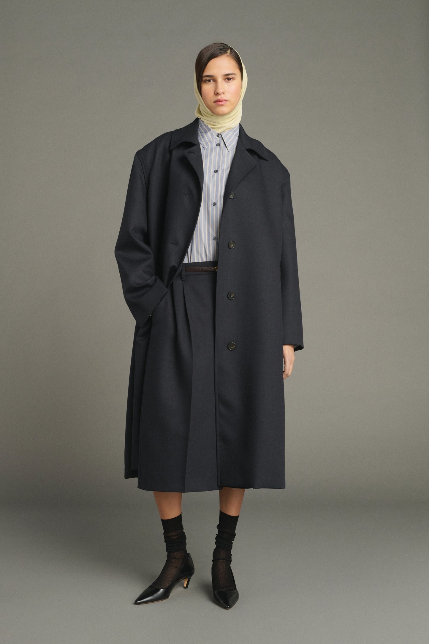 Jude Bermuda Shorts - Deep Navy - Wool - Women