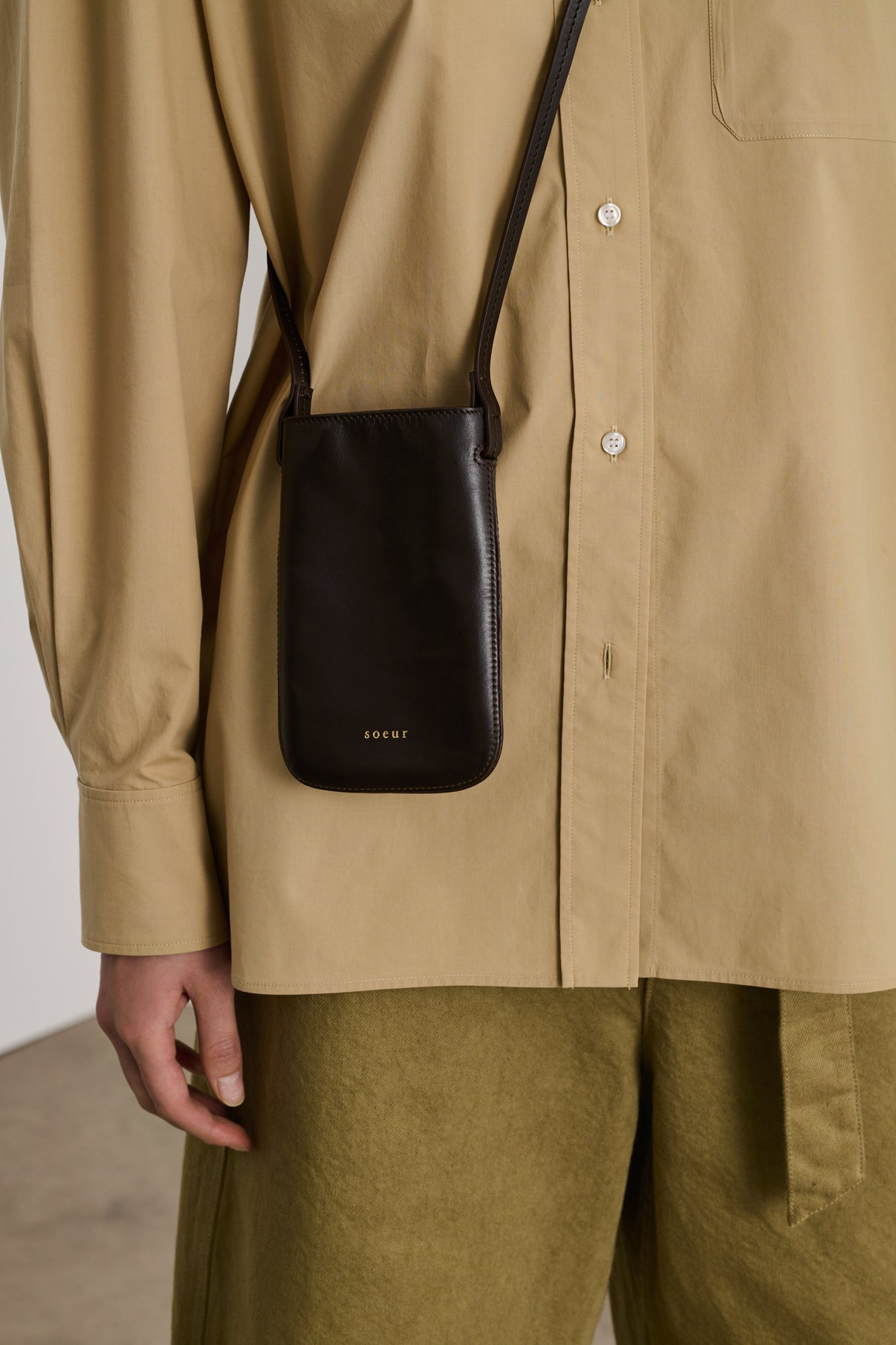 Porte-Téléphone Dax - Ébène - Cuir - Femme vue 2